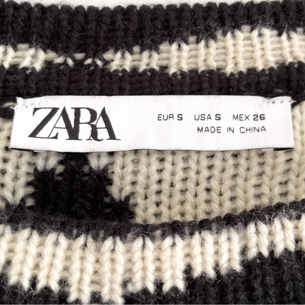 Zara Black and White Sweater with Purple Floral Design - Picture 3 of 8